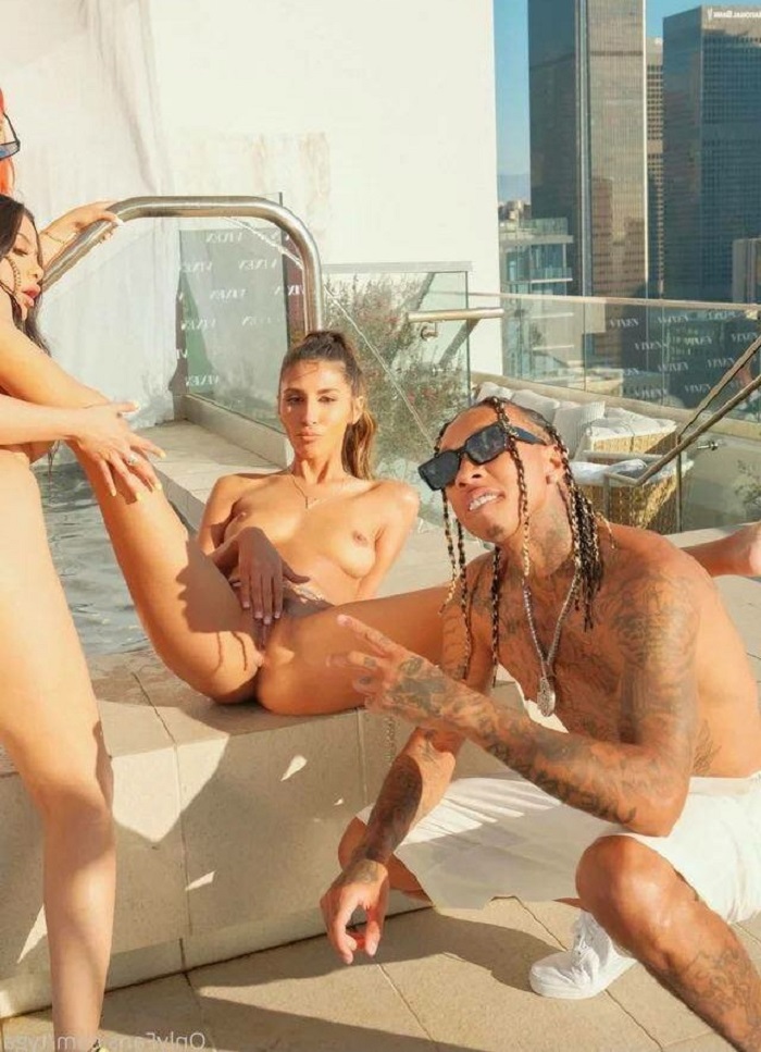 ảnh Tyga onlyfans thác loạn 18