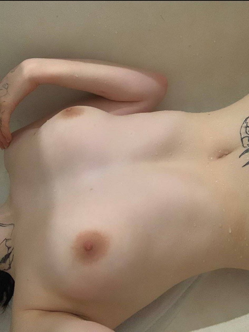 ảnh nude abrat