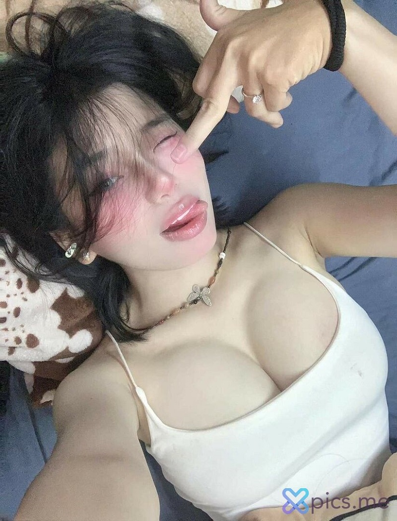 ảnh nude linh nhi 2