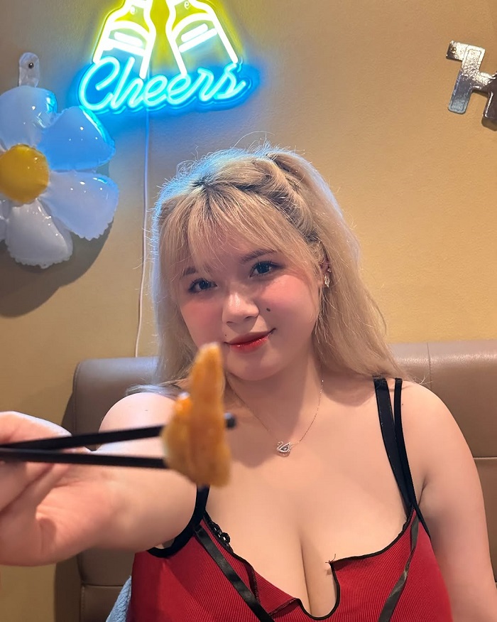 ảnh nude võ thị thu trang 4