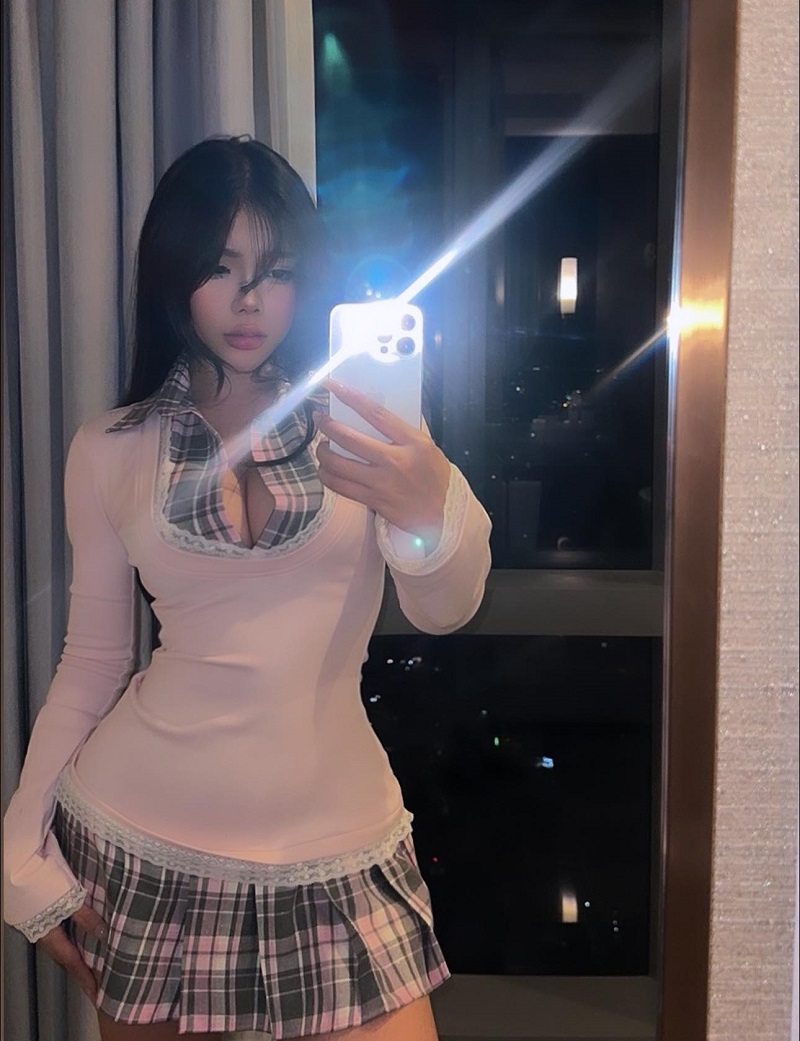 ảnh nude khúc thị hương 2